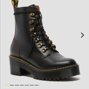 Doc martens Leona boot-size 8